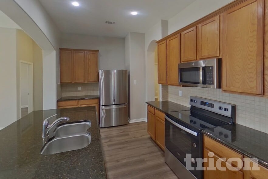 Building Photo - 7814 Longbow Ln