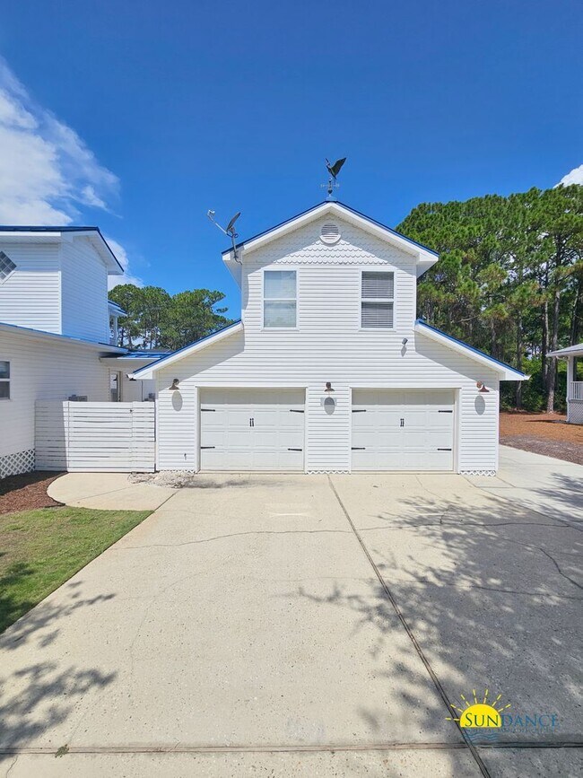 Building Photo - 360 Tradewinds Dr