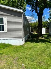 Building Photo - 1805 Meadow View Dr
