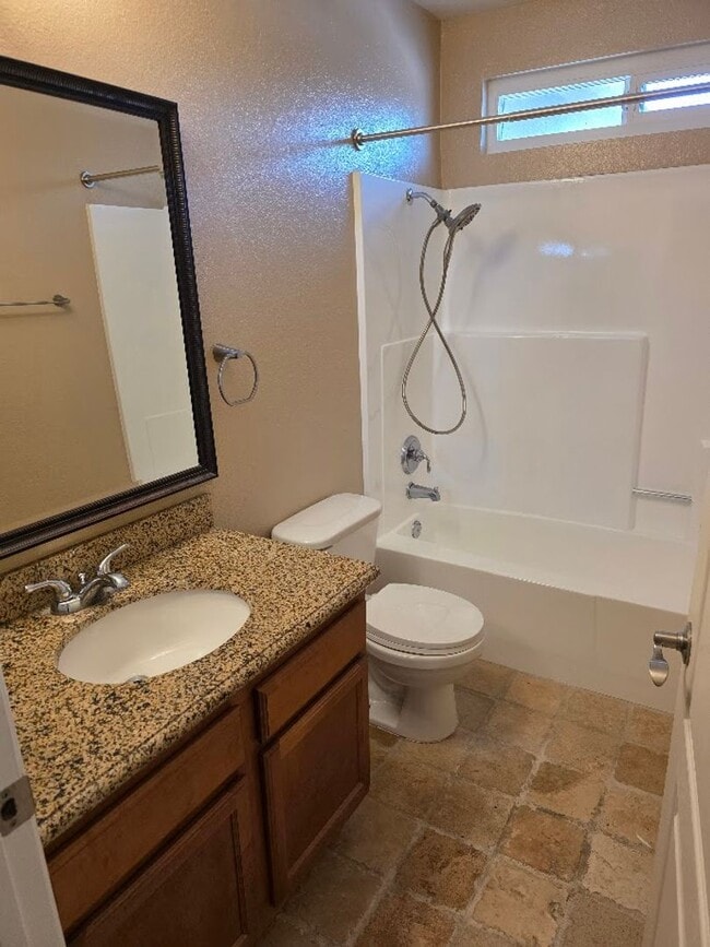 Building Photo - Two Bedroom Upper Unit Condo in Oceanside