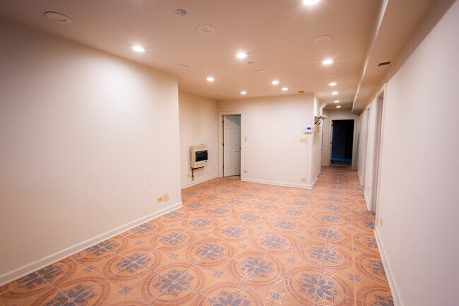 Building Photo - 7250 S King Dr