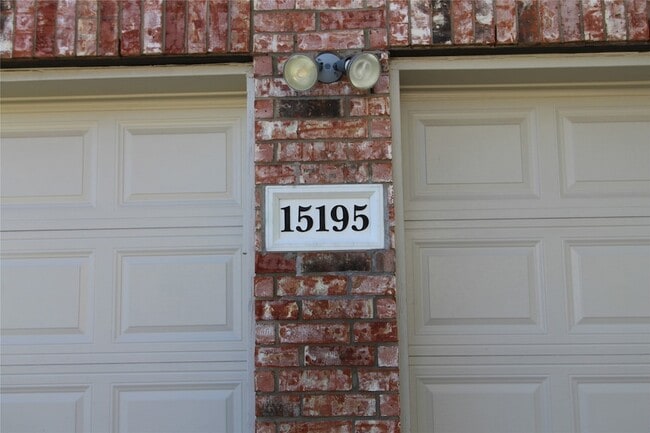 Building Photo - 15195 Shellwood Ln