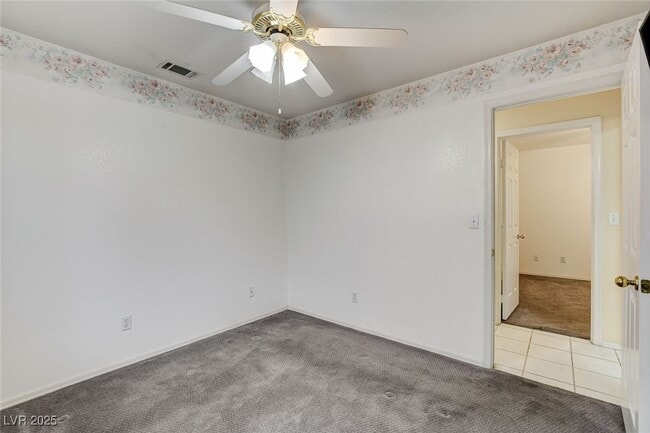 Building Photo - 114 E Tamarack Dr