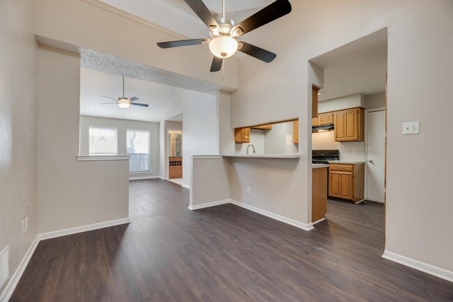 Building Photo - 620 Via Miramonte