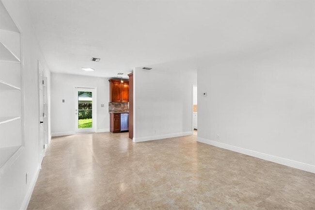 Building Photo - 1509 SW 32nd Ct