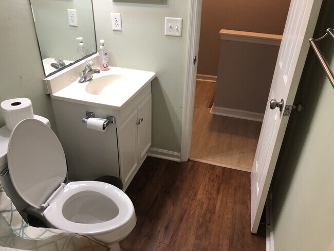 Building Photo - 1410 Dove Run Dr