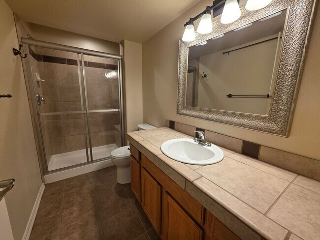 Building Photo - Gorgeous 4 Bed 4 bath Home In Wagon Trails!!