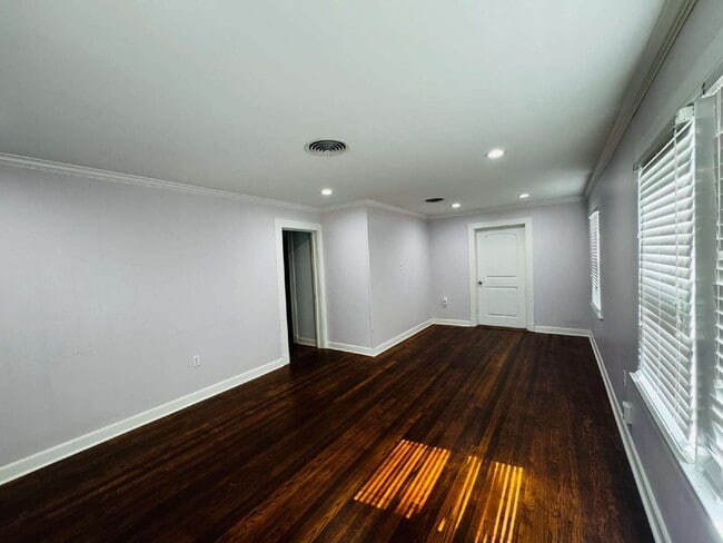 Building Photo - 3BR/2BA Cottage-Style Home, offering timeless character for Lease