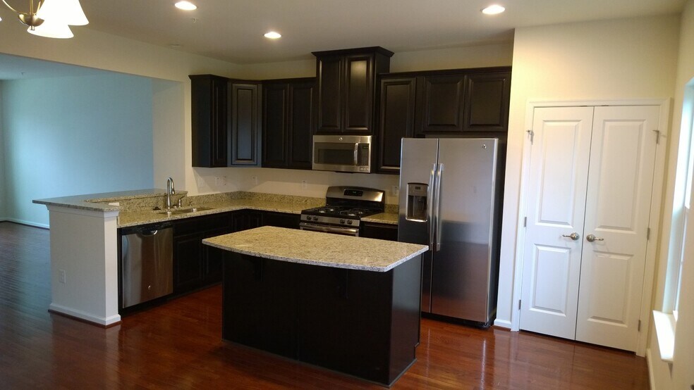 Kitchen - 987 Brechin Lane