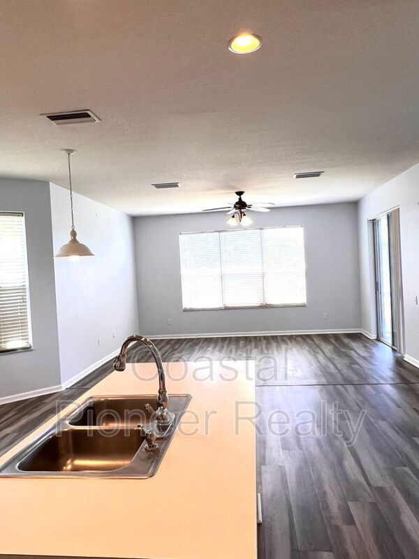 Building Photo - 11404 Misty Isle Ln
