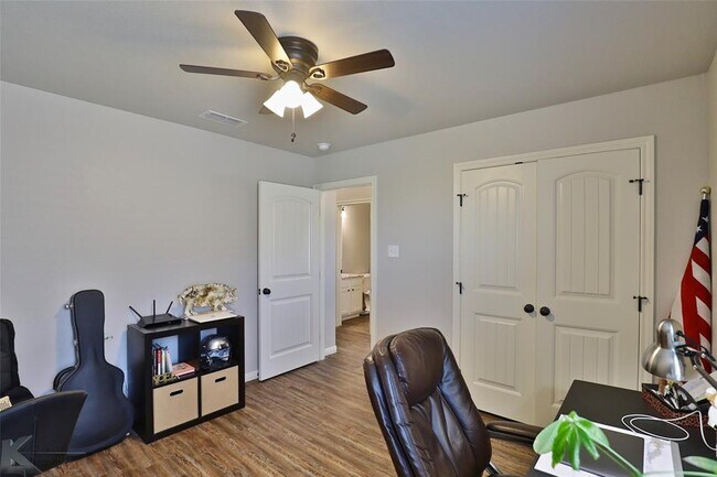 Building Photo - 144 Carriage Hills Pkwy