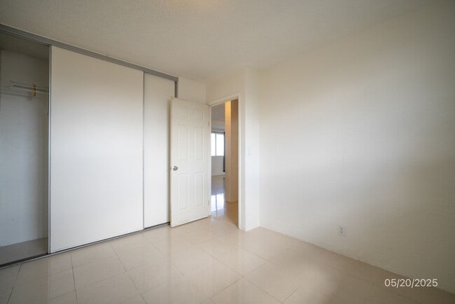 Building Photo - $2,100 / 2br - 700ft2 -| 2bd/1ba Renovated...