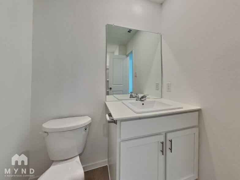 Building Photo - 539 Layne Overlook