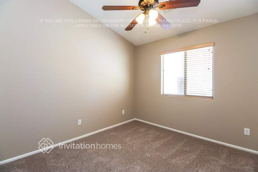 Building Photo - 423 W Corriente Ct