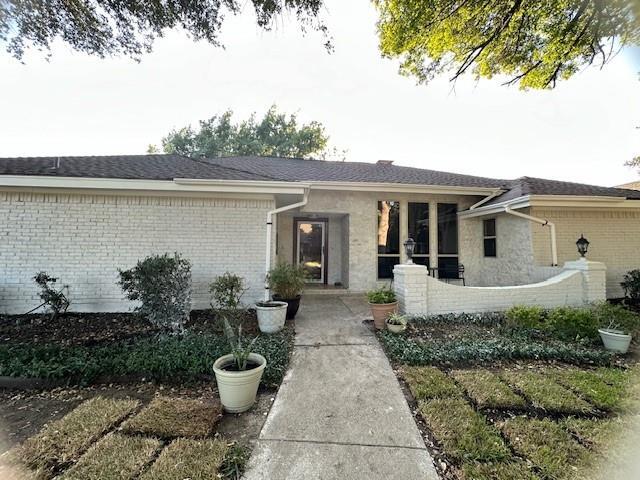 Primary Photo - 2649 Mariposa Cir