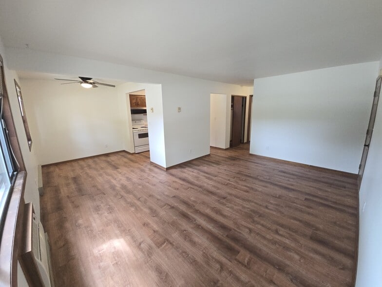 Livingrm View into Dining & Kitchen - 131 Maple Ave S