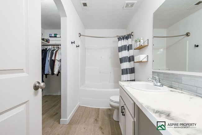 Building Photo - 3 Bed 2.5 Bath Home