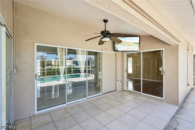 Building Photo - 4346 SW 18th Pl