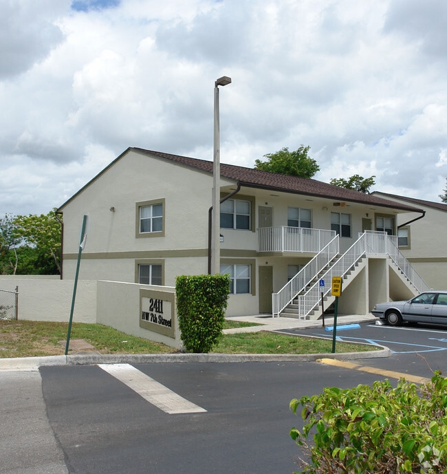 Meyers Estate 2411 NW 7th St Fort Lauderdale FL 33311 Apartment Finder