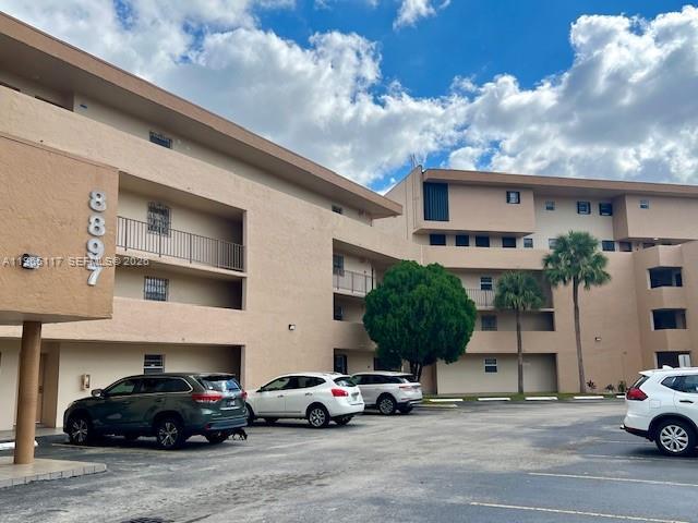 Building Photo - 8897 Fontainebleau Blvd