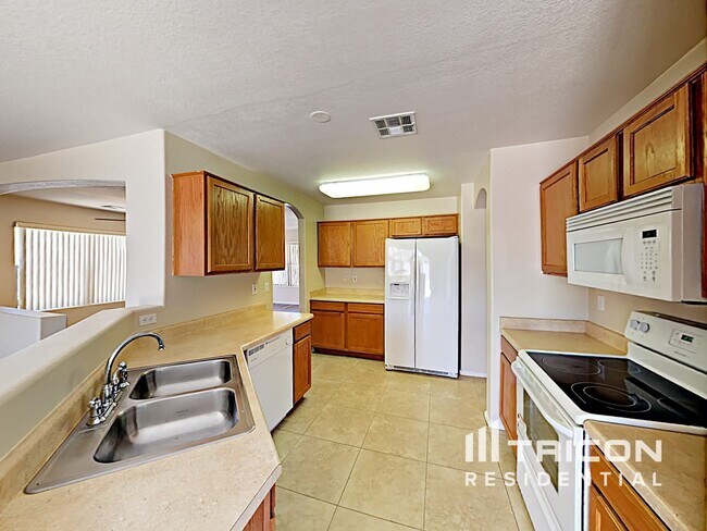 Building Photo - 45554 W Ranch Rd