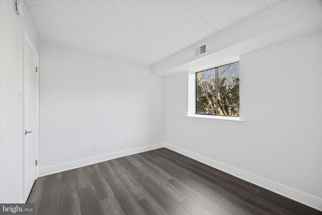 Building Photo - 40 Le Forge Ct