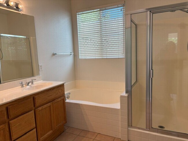 Building Photo - 3 bed 2 Bath 12 Bridges Home Lincoln, CA