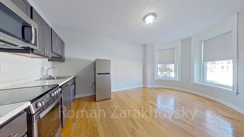 Building Photo - 1124 Commonwealth Ave