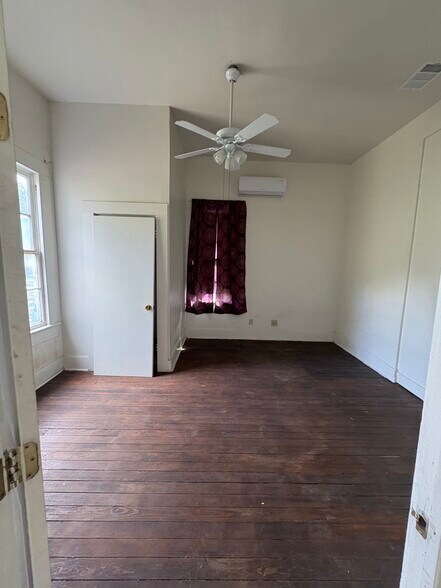 Building Photo - 422 Spofford Ave