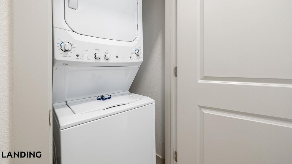 Building Photo - 13701 Montfort Dr