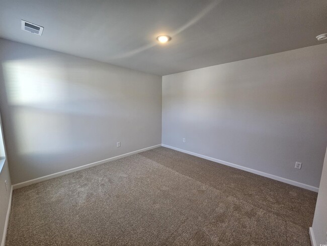 Building Photo - 800 Wapama St