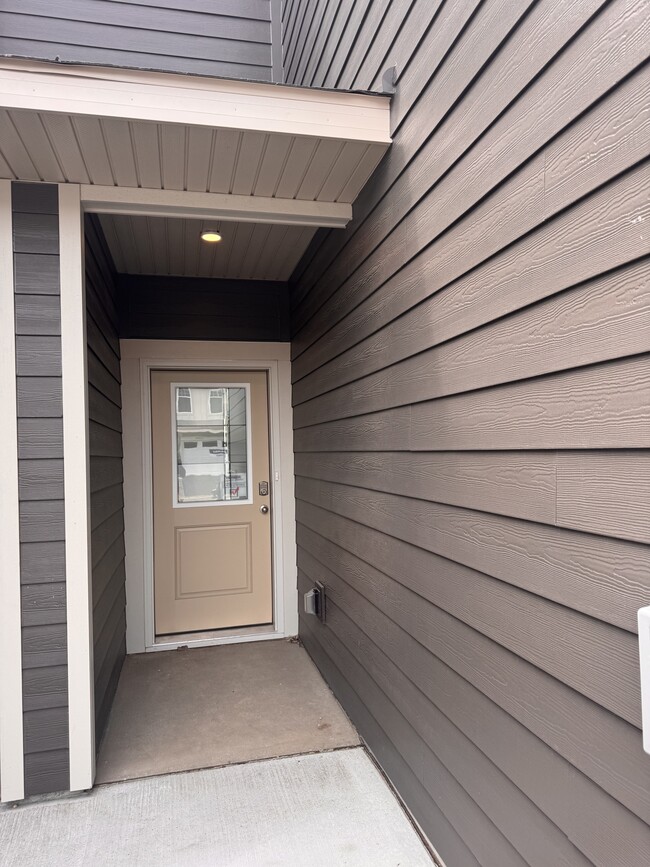 Building Photo - 17042 Dysart Pl
