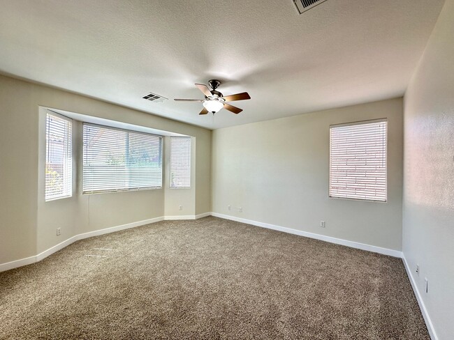 Building Photo - Granite Peaks At Summerlin