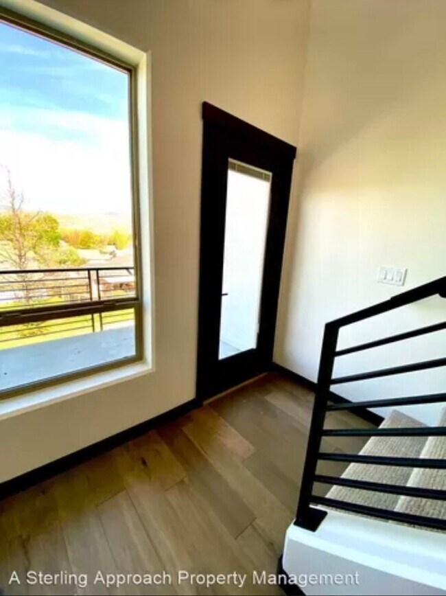 Building Photo - Close to Micron! Luxury Town Home With Two...