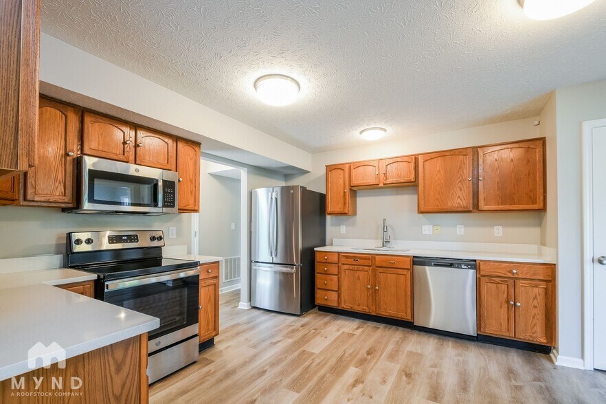 Building Photo - 16975 Napoleon Ct