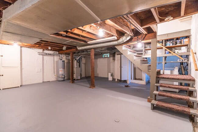 Building Photo - 418 E. Washington Blvd.