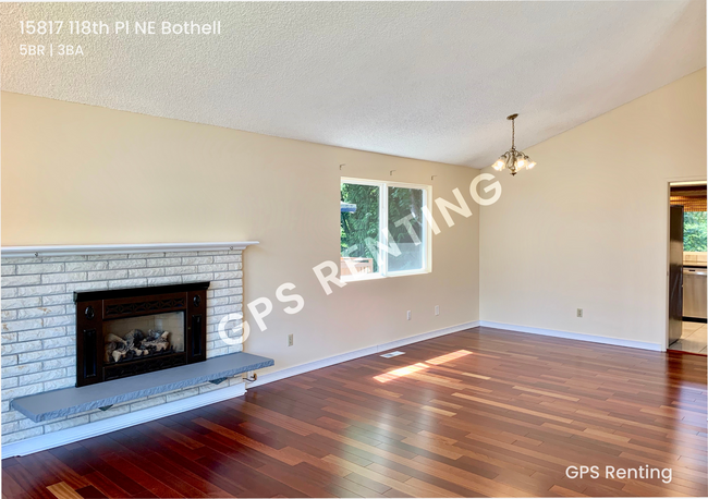 Building Photo - Updated 5-Bedroom Home for Rent in Bothell