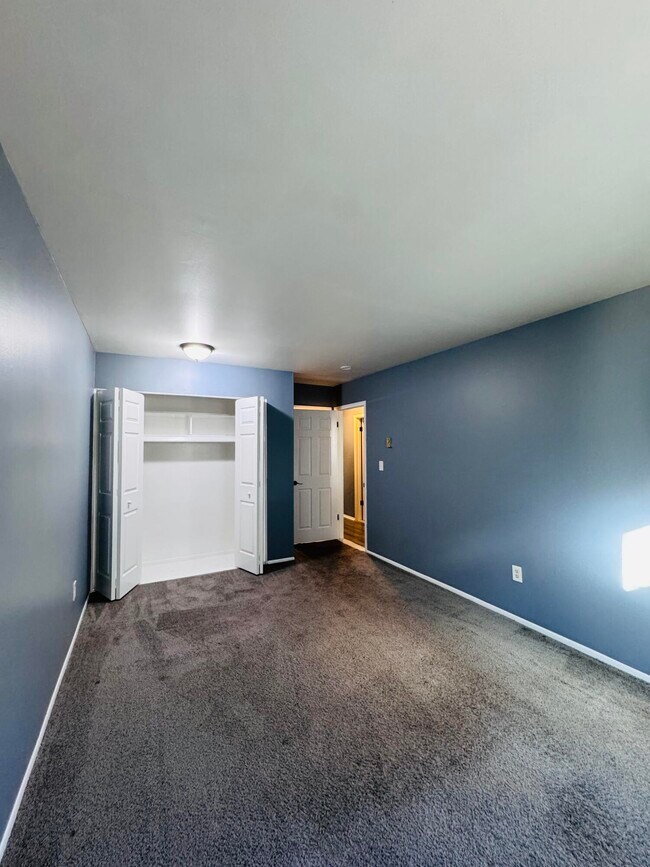 Building Photo - 7640 Woodview St