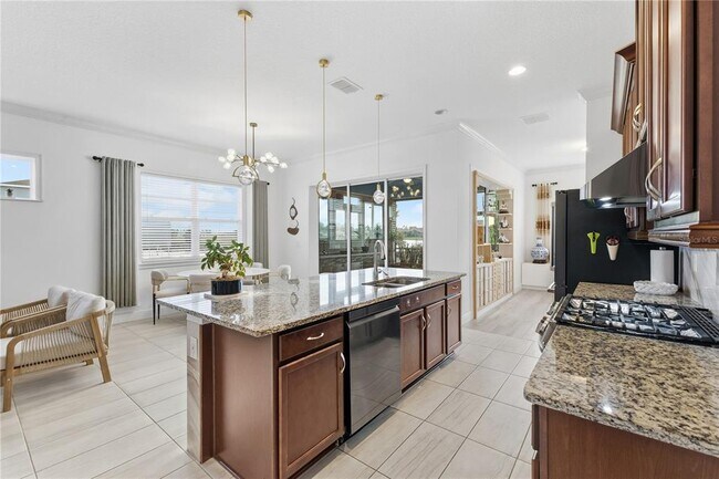 Building Photo - 5092 Twin Lakes Blvd