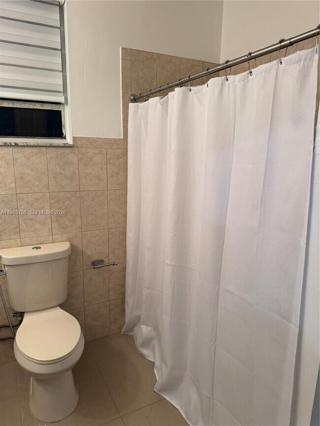 Building Photo - 16200 SW 97th Ave