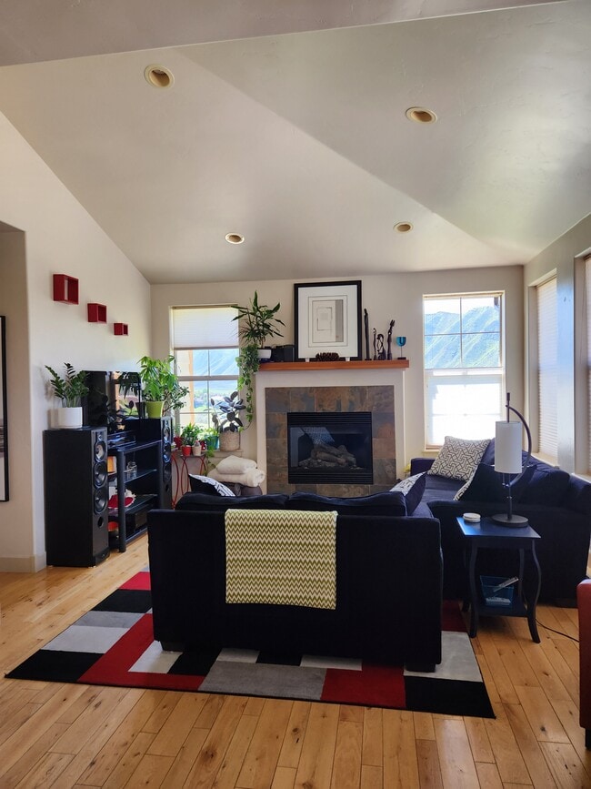 Building Photo - 150 Lakota Dr