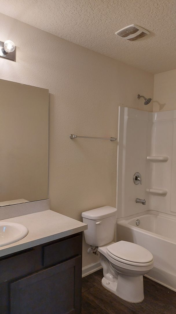 Building Photo - Townhome in Baymeadows