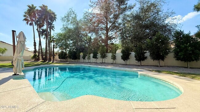 Building Photo - 10188 E Cortez Dr