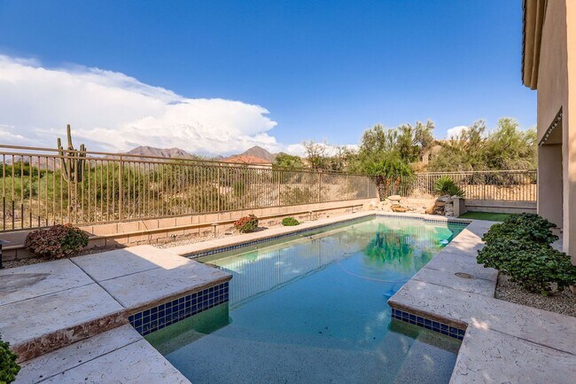 Building Photo - Beautiful, Secluded 3 bedroom home on golf...