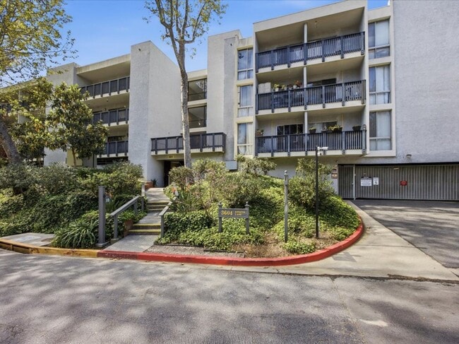 Building Photo - 3604 W Estates Ln