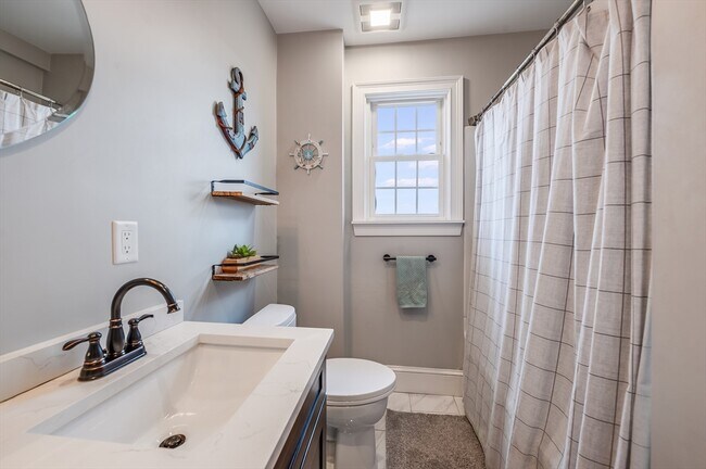 Building Photo - 17 Silva Ct