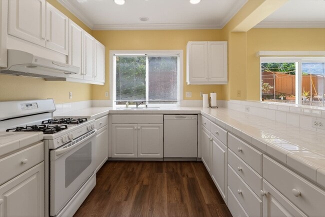 Building Photo - 10009 Kika Ct