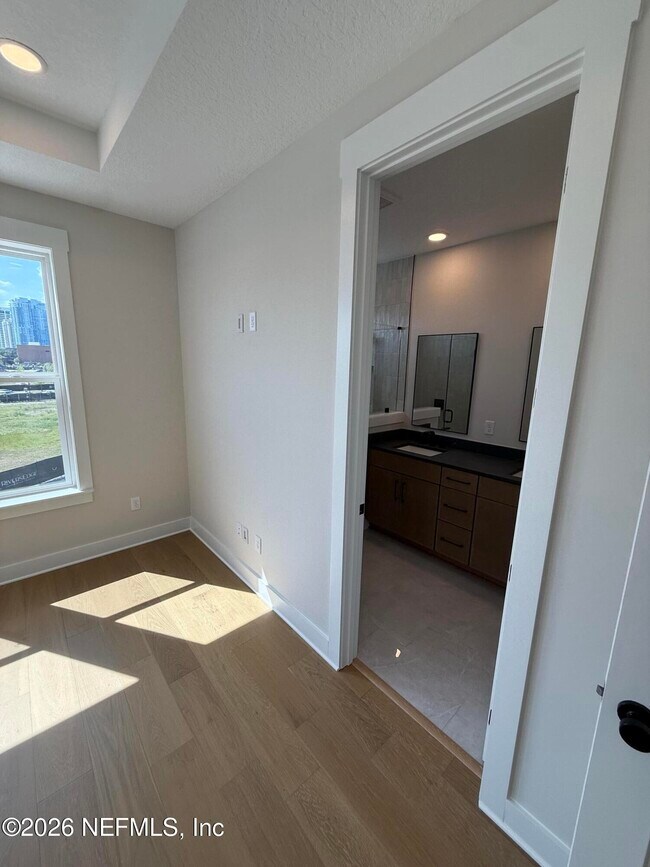 Building Photo - 2054 Prudential Dr