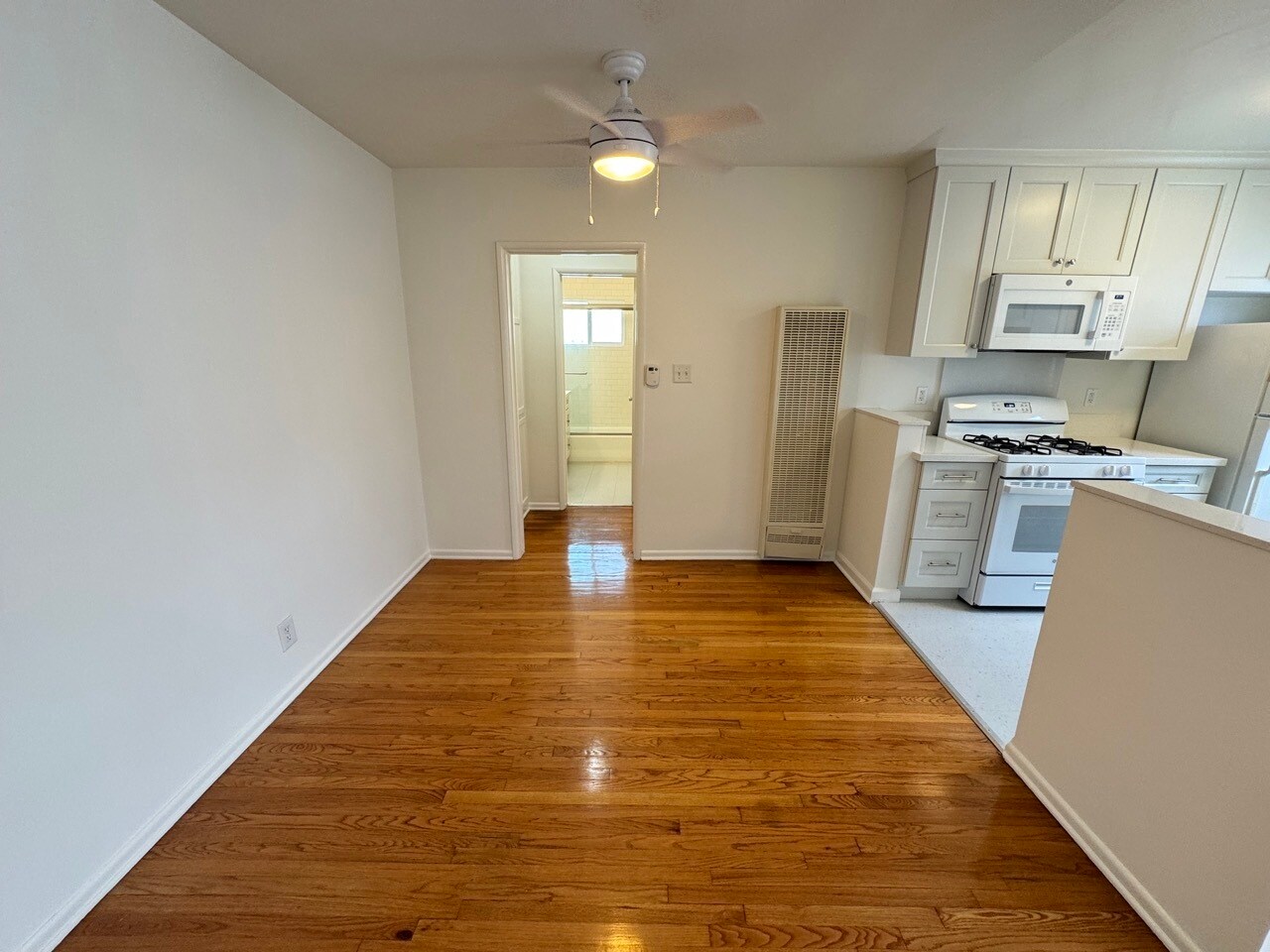 Building Photo - 11662 Sunset Blvd