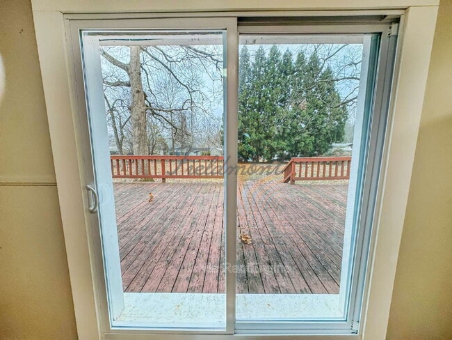 Building Photo - 111 S Buckhorn Rd